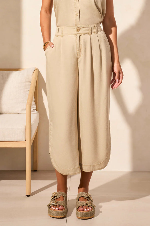 Flowy Pleated Tulip Hem Pant in Dusty Sand