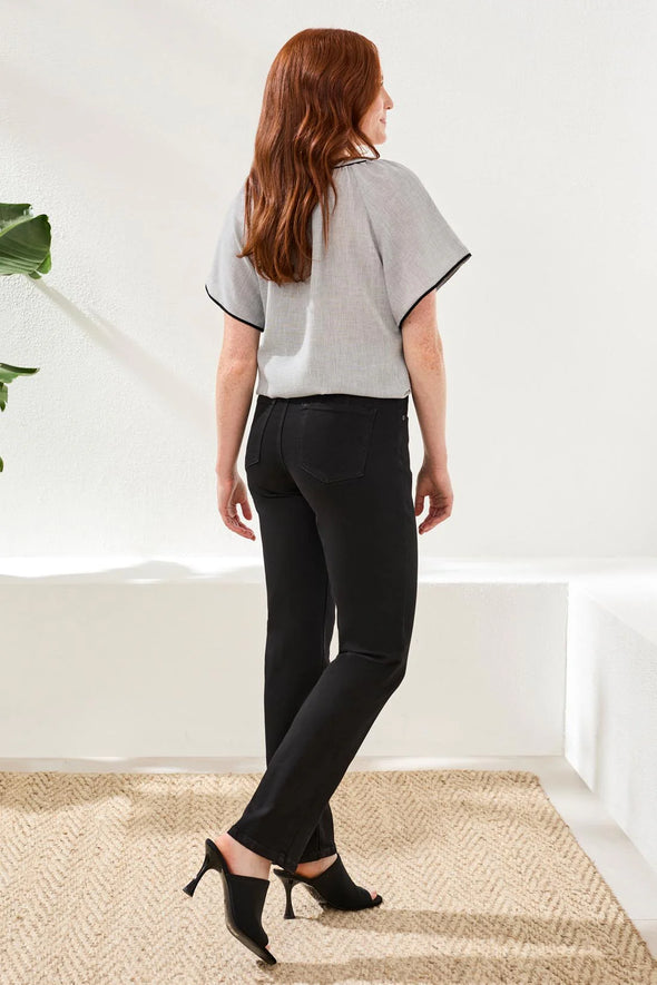 Petite Sophia Curvy Straight leg Jeans in Black