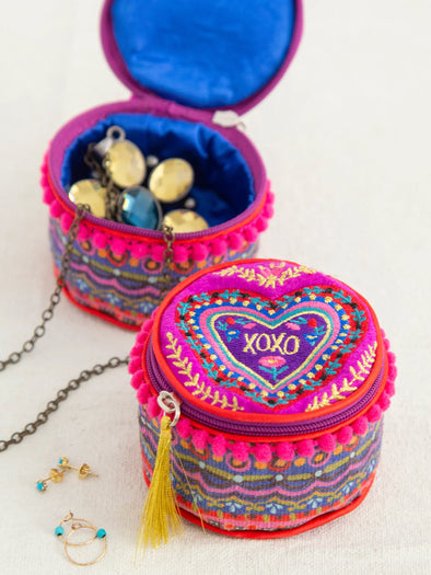 Embroidered Round Jewelry Pouch in XOXO