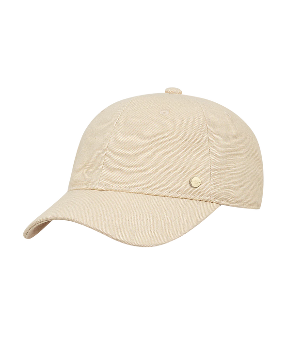 Fingel Cap in Sand