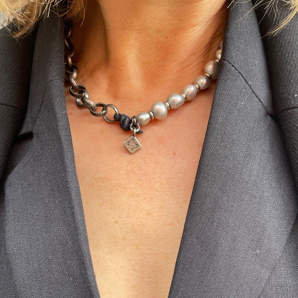 Marcella Pearl Princess Necklace in Gunmetal