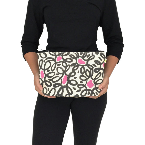 Travel Pouch L in Wall Blue