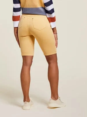 Bermuda Shorts in Wheat