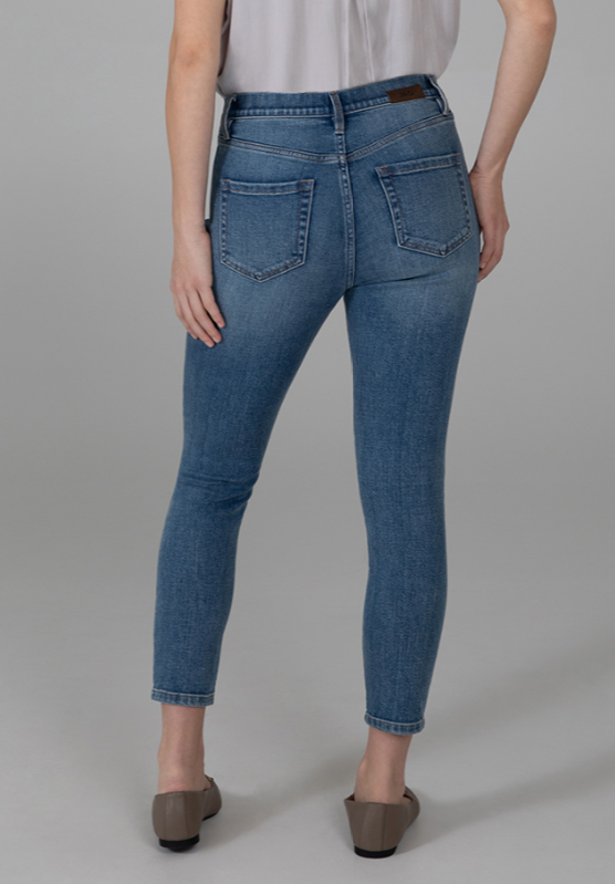 Valentina High-Rise Crop Pull On Jeans in Fire Island